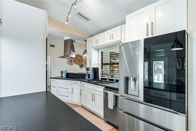 5630 Riverside DR, Cape Coral, FL 33904