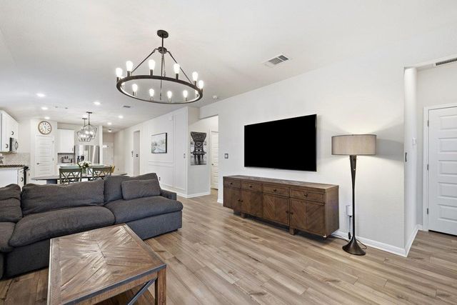 225 El Capitan LOOP, Dripping Springs, TX 78620