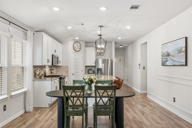 225 El Capitan LOOP, Dripping Springs, TX 78620