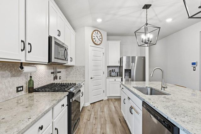 225 El Capitan LOOP, Dripping Springs, TX 78620