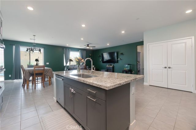 561 Yukon Road, Rialto, CA 92377