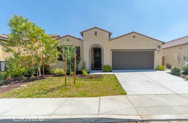 561 Yukon Road, Rialto, CA 92377