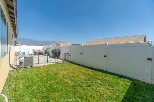 561 Yukon Road, Rialto, CA 92377