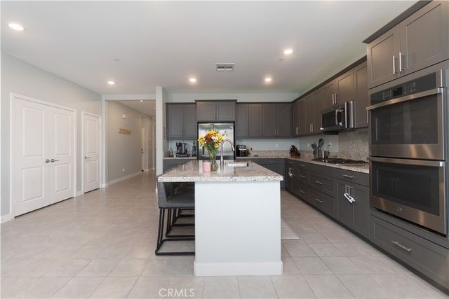 561 Yukon Road, Rialto, CA 92377