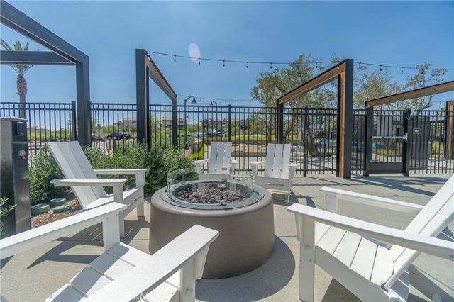 561 Yukon Road, Rialto, CA 92377