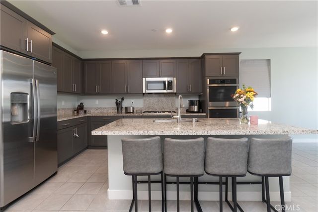 561 Yukon Road, Rialto, CA 92377