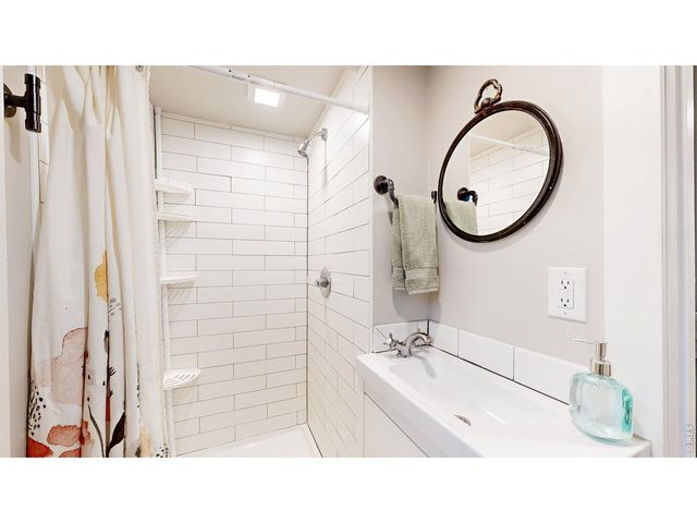 460 W 5th St, Loveland, CO 80537