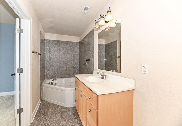 606 W Wisconsin AVENUE #1702, Milwaukee, WI 53203