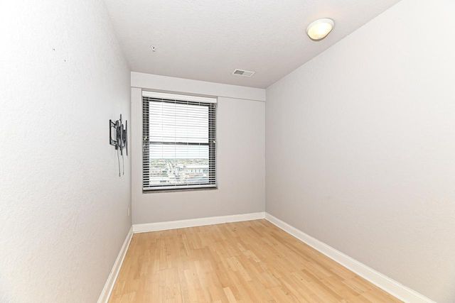 606 W Wisconsin AVENUE #1702, Milwaukee, WI 53203