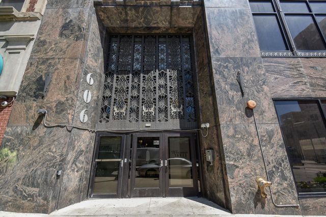 606 W Wisconsin AVENUE #1702, Milwaukee, WI 53203