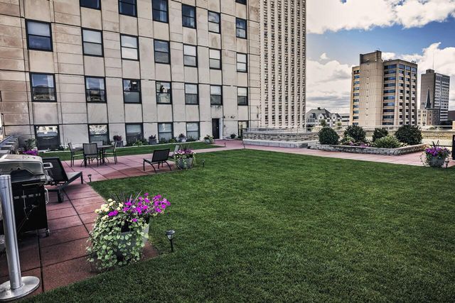 606 W Wisconsin AVENUE #1702, Milwaukee, WI 53203