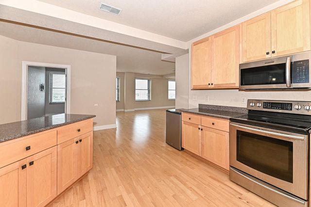 606 W Wisconsin AVENUE #1702, Milwaukee, WI 53203