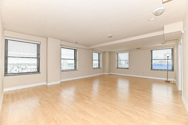 606 W Wisconsin AVENUE #1702, Milwaukee, WI 53203