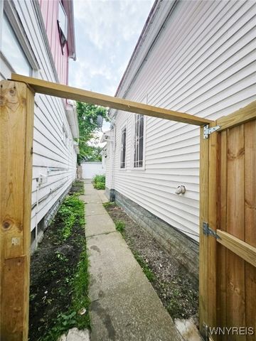 24 Sweet Avenue, Buffalo, NY 14212