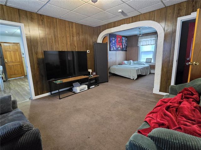 33 Winthrop Avenue, Pawtucket, RI 02861