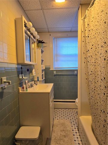 33 Winthrop Avenue, Pawtucket, RI 02861