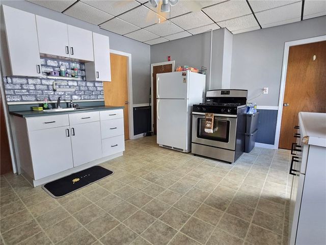 33 Winthrop Avenue, Pawtucket, RI 02861