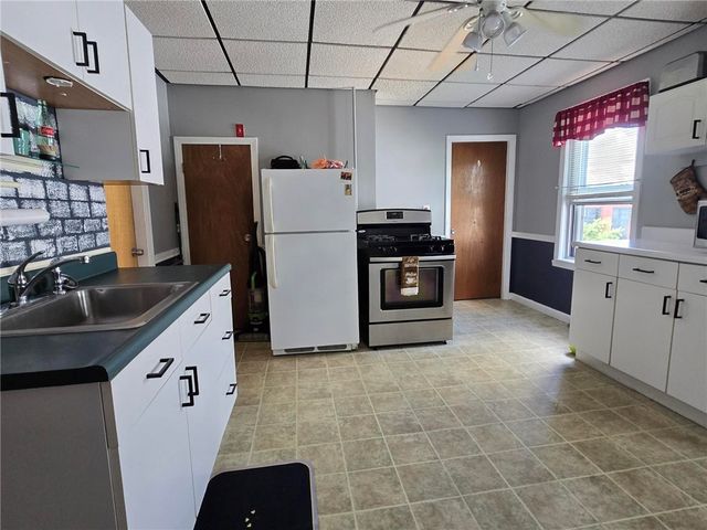 33 Winthrop Avenue, Pawtucket, RI 02861