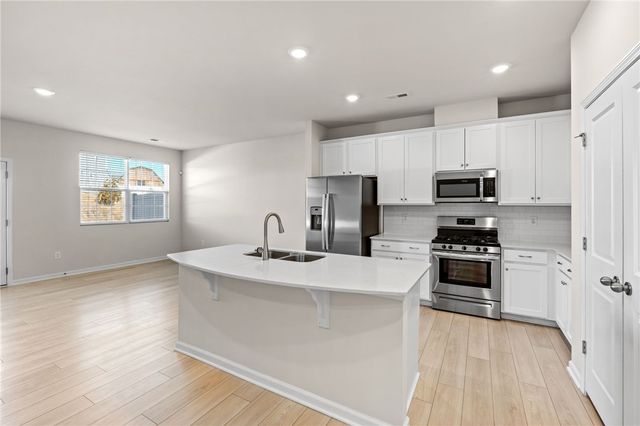 452 Bee Cove Way, Pendleton, SC 29670