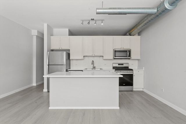 1200 W Monroe Street 415, Chicago, IL 60607