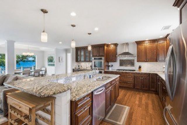 389 Green Harbor Rd, Old Hickory, TN 37138