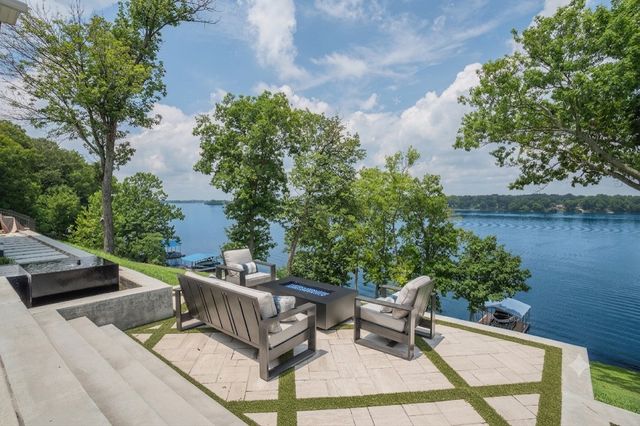 389 Green Harbor Rd, Old Hickory, TN 37138
