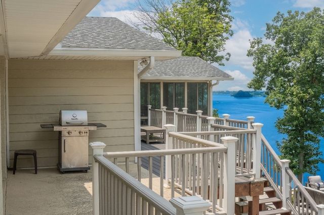 389 Green Harbor Rd, Old Hickory, TN 37138