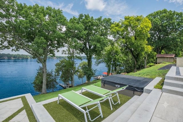 389 Green Harbor Rd, Old Hickory, TN 37138