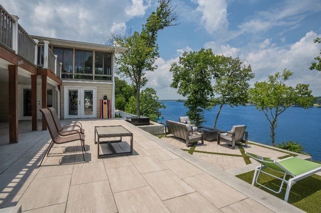 389 Green Harbor Rd, Old Hickory, TN 37138