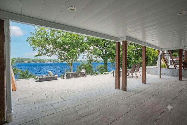 389 Green Harbor Rd, Old Hickory, TN 37138
