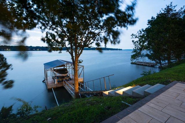 389 Green Harbor Rd, Old Hickory, TN 37138