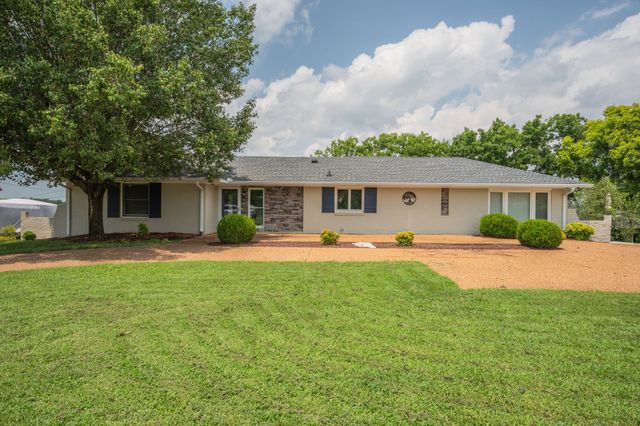 389 Green Harbor Rd, Old Hickory, TN 37138
