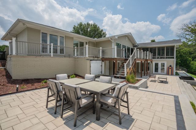 389 Green Harbor Rd, Old Hickory, TN 37138