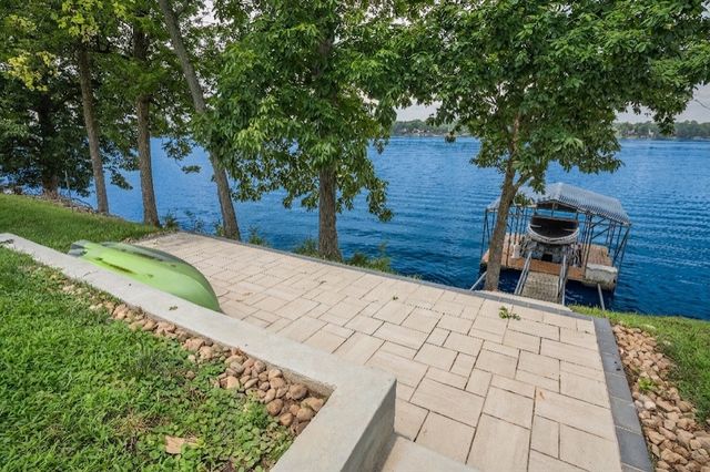 389 Green Harbor Rd, Old Hickory, TN 37138