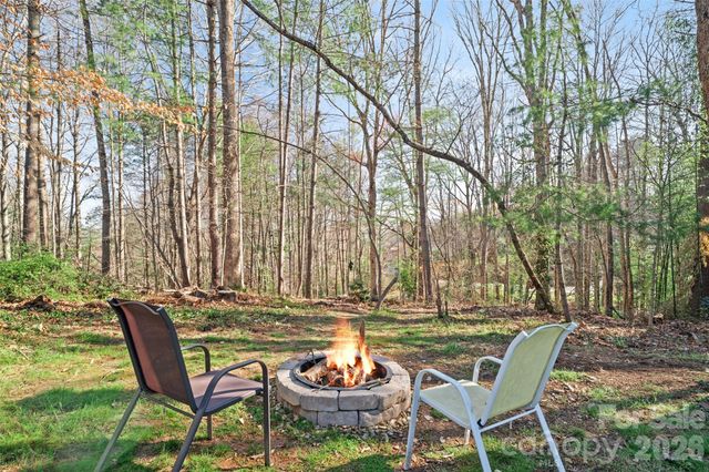 294 Timberlane Drive, Etowah, NC 28729