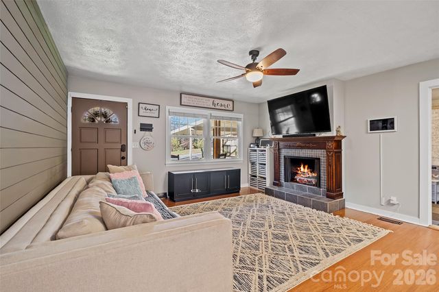 294 Timberlane Drive, Etowah, NC 28729