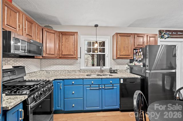 294 Timberlane Drive, Etowah, NC 28729