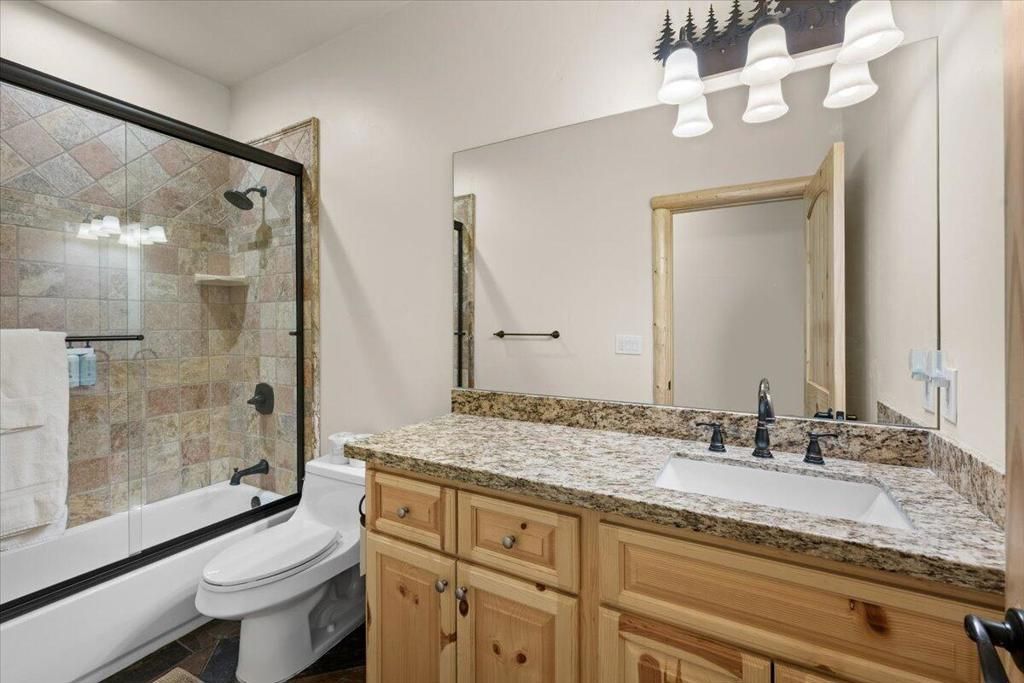 Image 18 of property listing at 132 Stony Creek Road, Big Bear, CA 92315