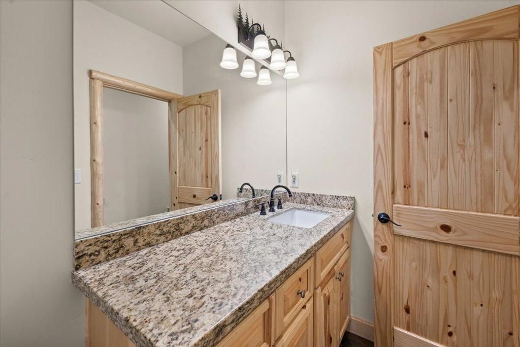 Image 21 of property listing at 132 Stony Creek Road, Big Bear, CA 92315