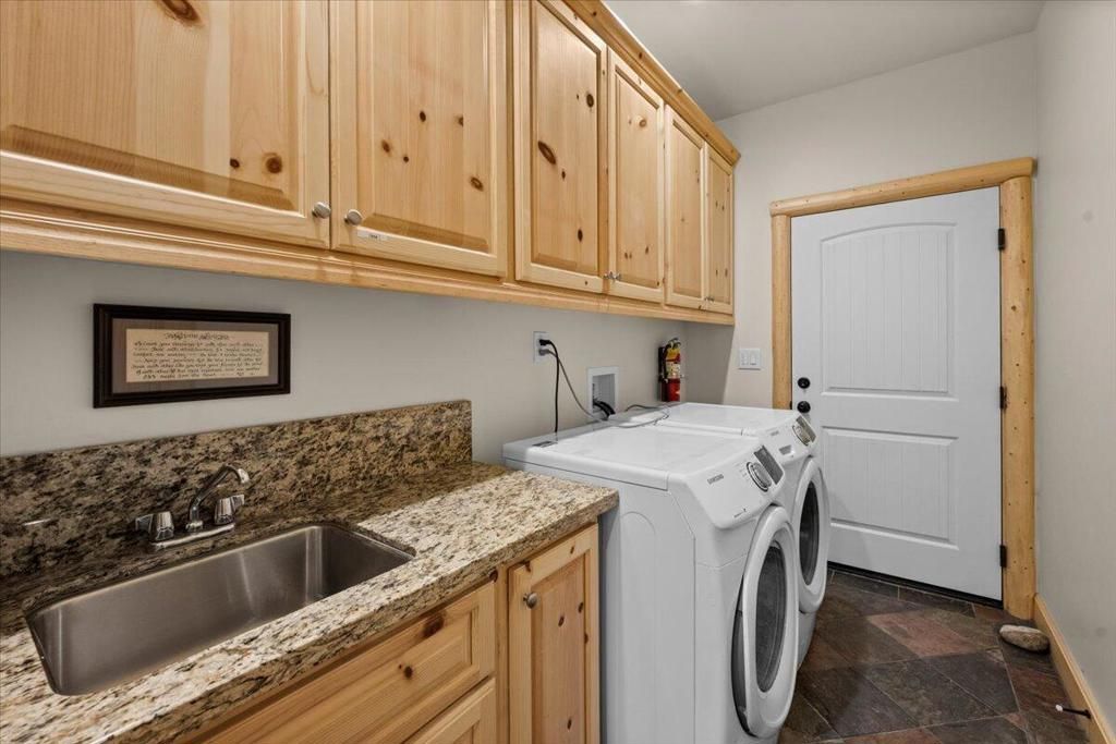 Image 22 of property listing at 132 Stony Creek Road, Big Bear, CA 92315