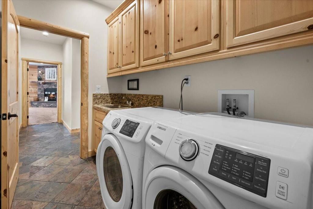 Image 23 of property listing at 132 Stony Creek Road, Big Bear, CA 92315