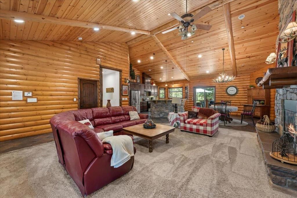 Image 6 of property listing at 132 Stony Creek Road, Big Bear, CA 92315
