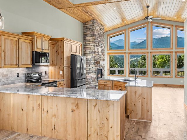 659 Peak View Dr, Estes Park, CO 80517