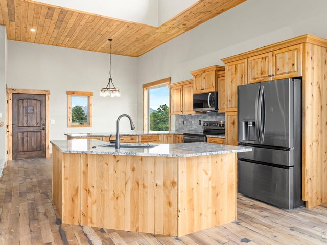 659 Peak View Dr, Estes Park, CO 80517