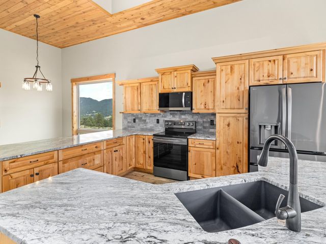 659 Peak View Dr, Estes Park, CO 80517