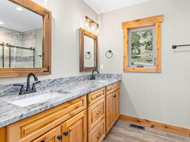 659 Peak View Dr, Estes Park, CO 80517