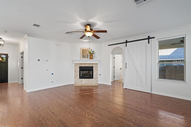 422 Village Commons BLVD, Georgetown, TX 78633