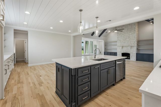 84 E 165th Place S, Glenpool, OK 74033