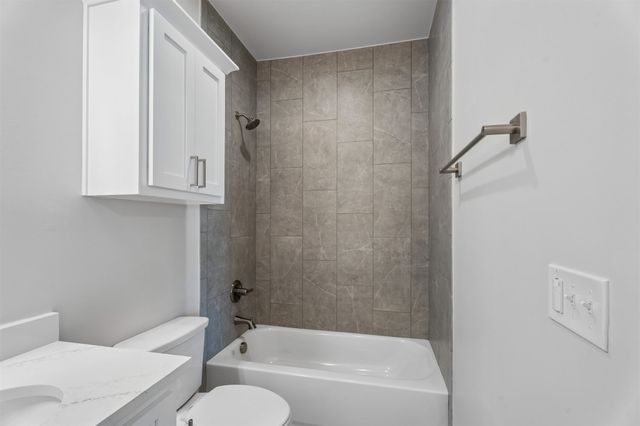 84 E 165th Place S, Glenpool, OK 74033