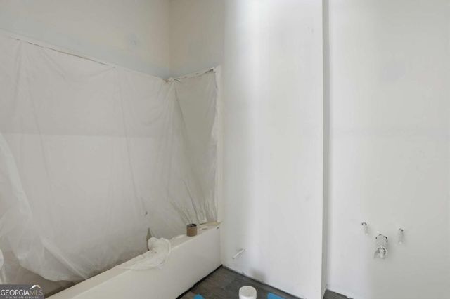 11 West Street, Savannah, GA 31415